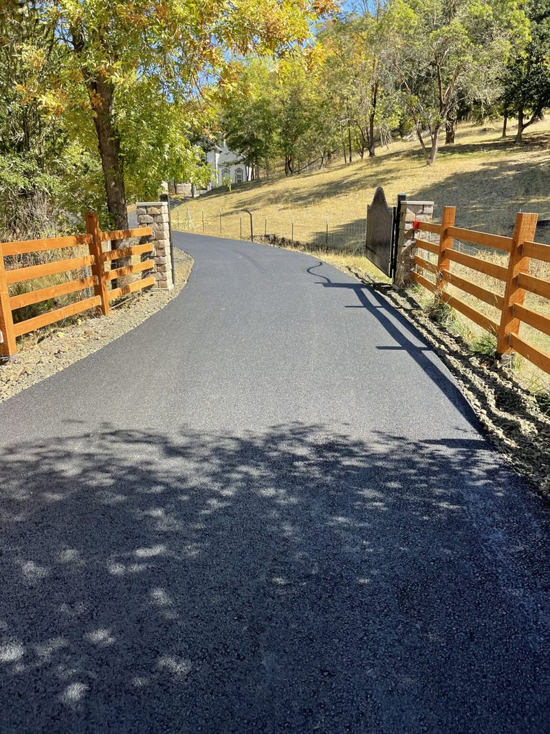 Asphalt driveway, finished